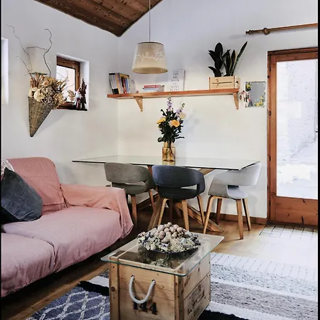 Cozy Chalet Next To The Dora Baltea River Holiday home